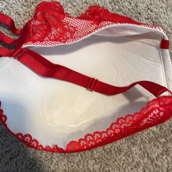 - Torrid lace red bra - Picture 5 of 6